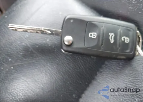 2017 Volkswagen Tiguan 2.0T Sport z USA, uszkodzony, nr VIN WVGUV7AX7HK029465